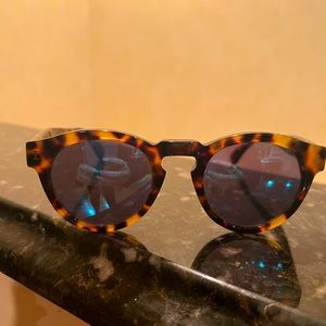 Illestiva tortoise brown with blue face